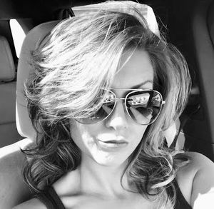 Meet your Posher, Halee